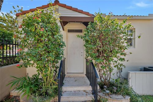 apt-8-814 Lenox Ave, Miami Beach, FL, 33139-5690 | Card Image