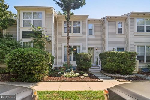 5717 Evergreen Knoll Ct, ALEXANDRIA, VA, 22303-1057 | Card Image