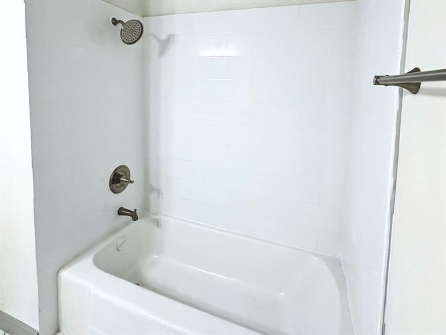 125 Bois D Arc St, House other with 3 bedrooms, 1 bathrooms and null parking in Lake Jackson TX | Image 7
