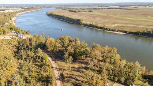 60 Sleepy Hollow Ln, Morris Chapel, TN, 38361-4536 | Card Image