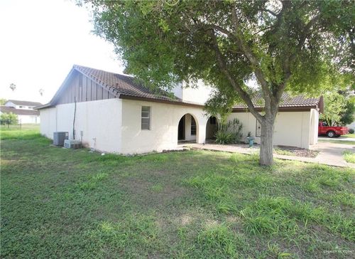 110 Morelos Ave, Rancho Viejo, TX, 78575-9513 | Card Image
