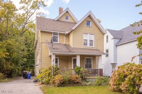 844 E 154th St, Cleveland, OH, 44110-3006 | Card Image