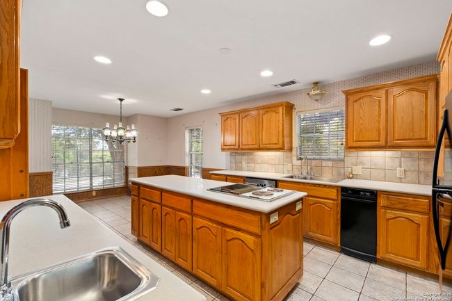 7835 Wild Eagle Rd, House other with 5 bedrooms, 3 bathrooms and null parking in San Antonio TX | Image 10