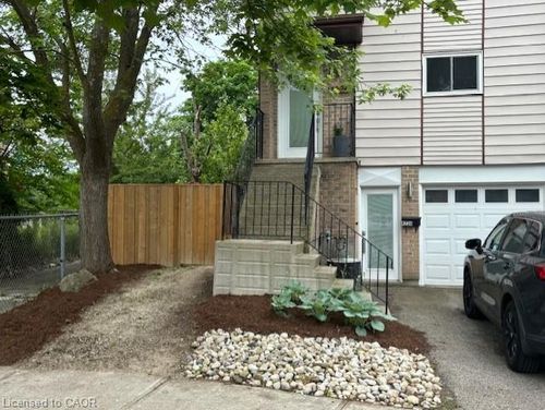 a-423 Cadbury Crt, Waterloo, ON, N2K3G7 | Card Image