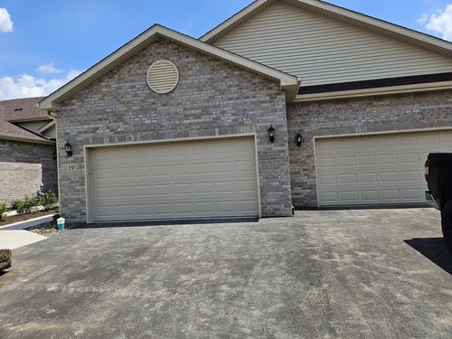 19 Apollo Ct, Tinley Park, IL, 60477-4821 | Card Image