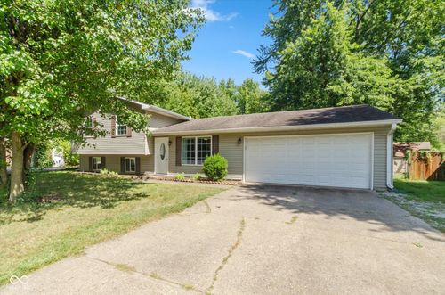 8125 Railroad Rd, Indianapolis, IN, 46217-4575 | Card Image