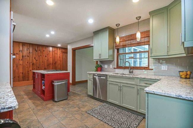 20 Old County Rd, House other with 3 bedrooms, 3 bathrooms and null parking in Cape Neddick ME | Image 9