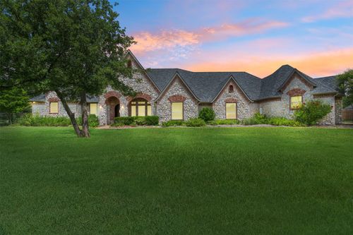 7509 Wooded Acres Trl, Mansfield, TX, 76063-4929 | Card Image