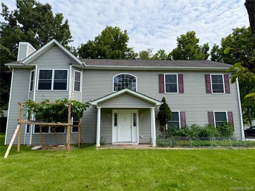 20 3rd St, Middletown, NY, 10940-2321 | Card Image