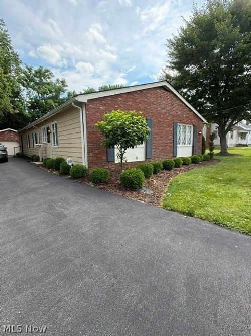 1947 Thalia Avenue, Youngstown, OH, 44514 | Card Image