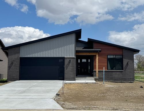 1413 Colonial Ct, Eldridge, IA, 52748 | Card Image