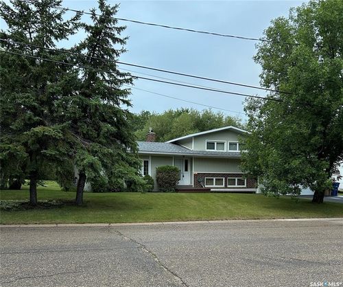 411 1st St W, Kelvington, SK, S0A4J0 | Card Image