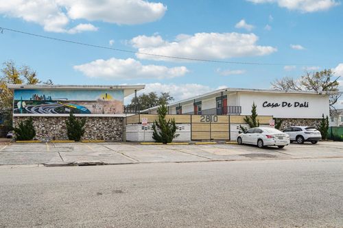 apt-27-2810 Beauchamp St, Houston, TX, 77009-7547 | Card Image