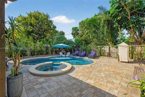 155 Nw 124th St, North Miami, FL, 33168-4542 | Card Image