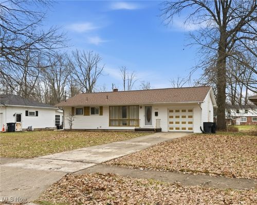 2486 Montgomery Ave Nw, Warren, OH, 44485-1422 | Card Image
