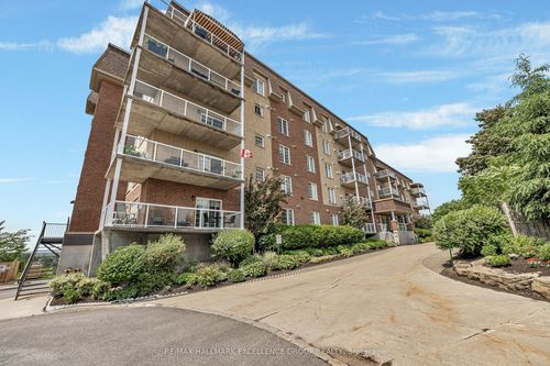 107-2360 Albert St, Rockland, ON, K4K0C4 | Card Image