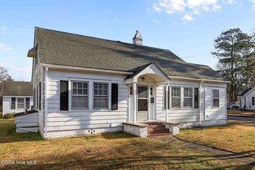 3612 E Wilson St, Farmville, NC, 27828-1683 | Card Image