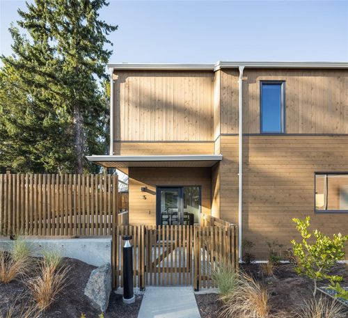 5-1520 Louise Pl, Victoria, BC, V8P2T9 | Card Image