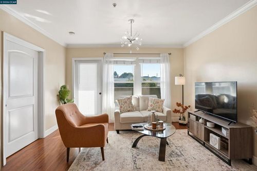 apt-305-1515 14th Ave, Oakland, CA, 94606-4427 | Card Image