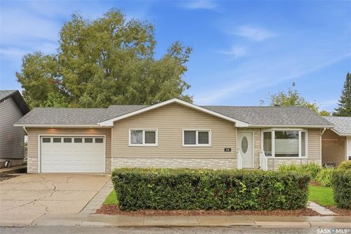 118 Pendygrasse Road, Saskatoon, SK, S7M4J1 | Card Image