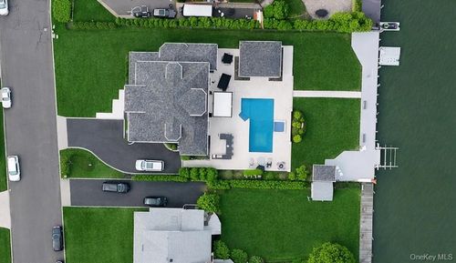 31 Shoal Dr, West Islip, NY, 11795-5134 | Card Image