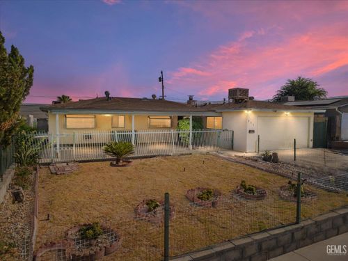 205 Suzanne Ln, Taft, CA, 93268-2015 | Card Image