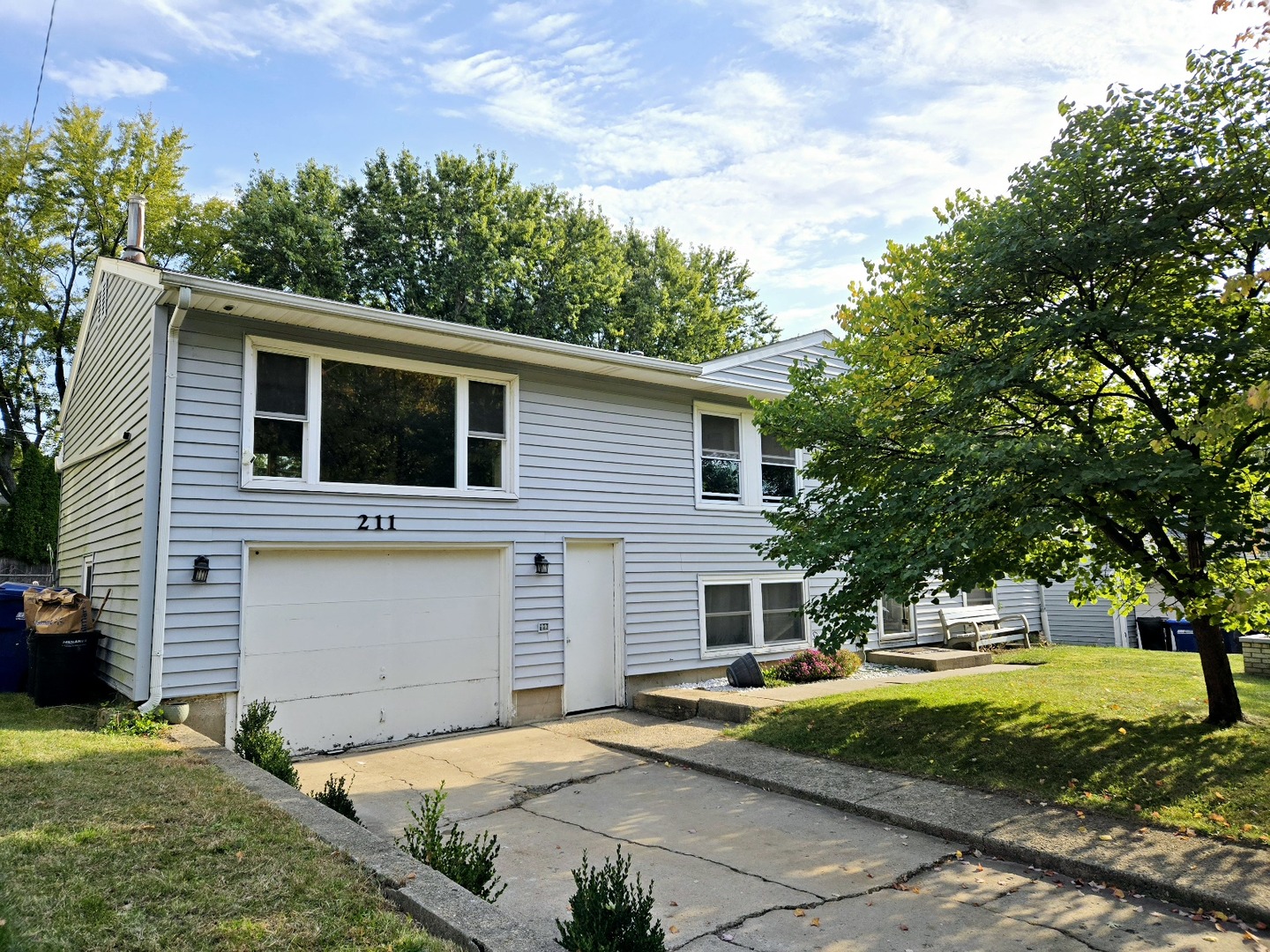 211 E Dresser Road, For Rent in DeKalb Zoocasa