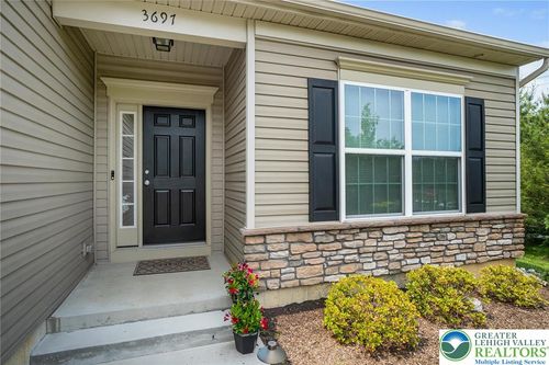 3697 Cottage Dr, Bethlehem, PA, 18020-8617 | Card Image