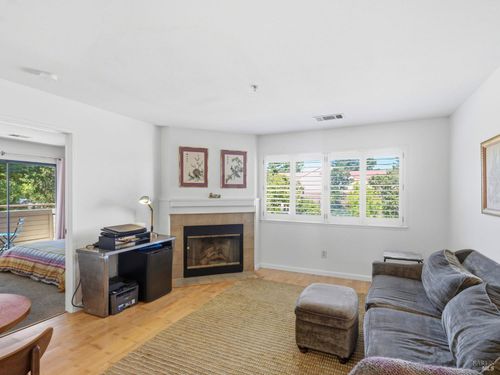 240 Seagull Row, Novato, CA, 94945-4517 | Card Image