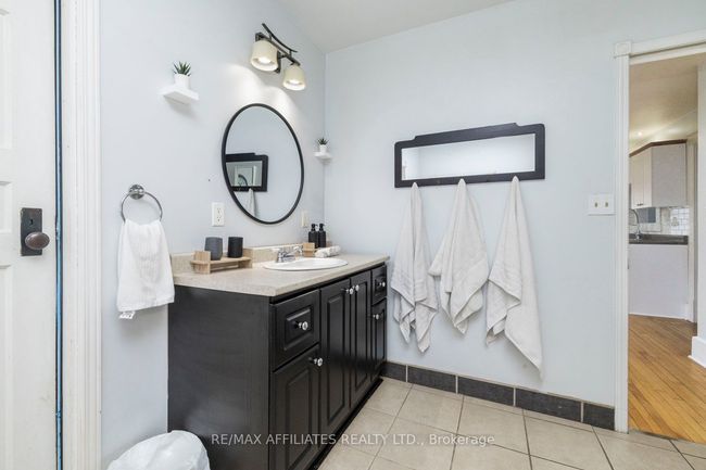 5601 Centennial Lake Rd, House other with 3 bedrooms, 3 bathrooms and 6 parking in Griffith ON | Image 19