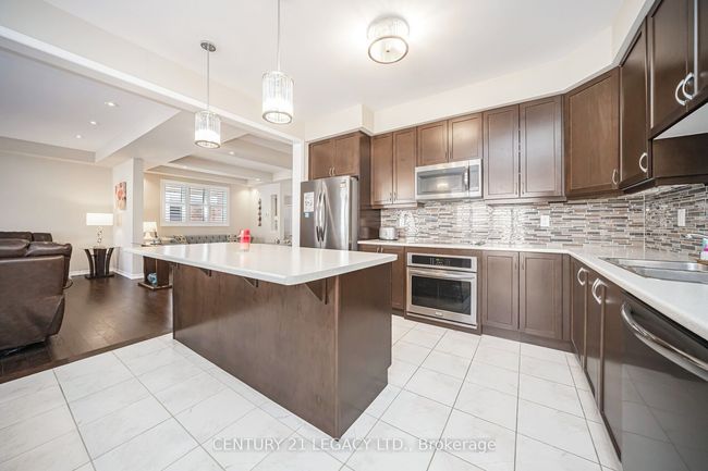 33 Callandar Rd, House other with 4 bedrooms, 3 bathrooms and 4 parking in Brampton ON | Image 20