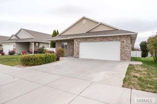 2434 Brookcliff Dr, Idaho Falls, ID, 83402-3936 | Card Image