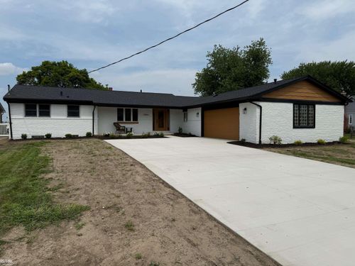 39893 Duluth St, Harrison Township, MI, 48045-1511 | Card Image