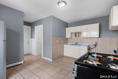 2w-66 Standish Street, Hartford, CT, 06114 | Card Image