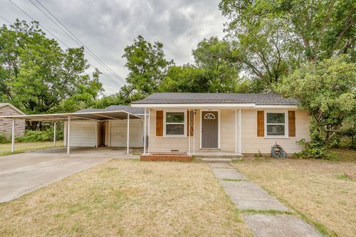 208 W 1st St, Weatherford, TX, 76086-2004 | Card Image