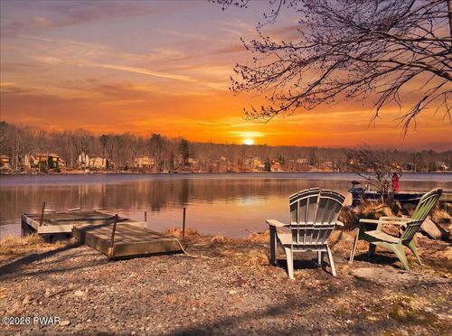 110 Spruce Lake Dr, Milford, PA, 18337-9051 | Card Image