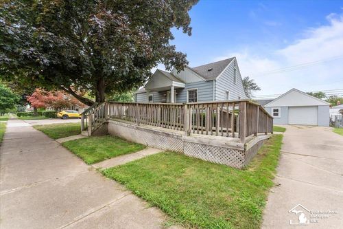7924 Pelham Rd, Taylor, MI, 48180-2653 | Card Image