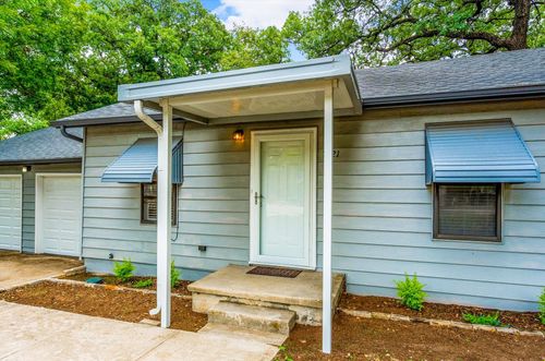 7521 Pawnee Trl, Lake Worth, TX, 76135-3844 | Card Image