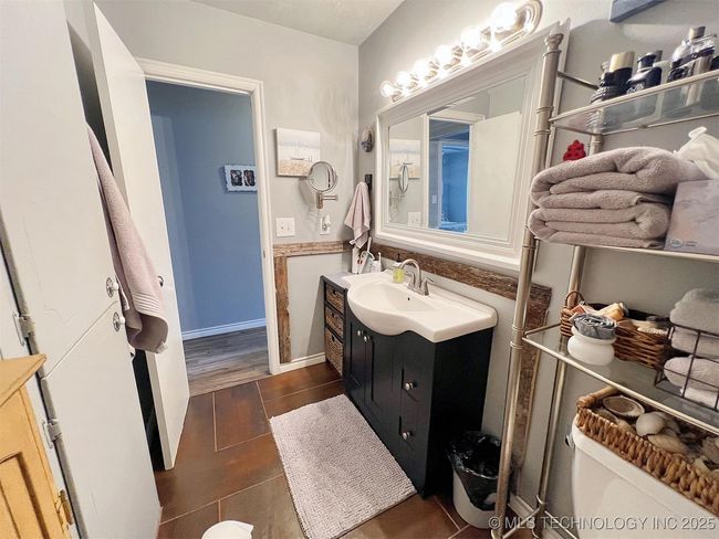 1804 S 3 Rd St, House other with 4 bedrooms, 2 bathrooms and null parking in Stilwell OK | Image 32