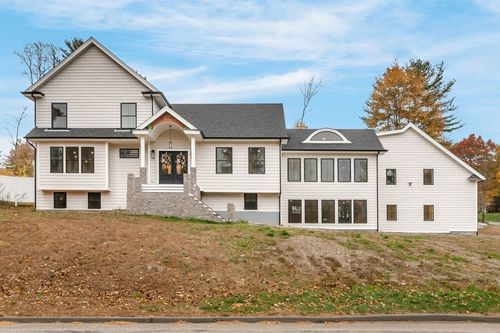 4 Lowell St, Lynnfield, MA, 01940-1013 | Card Image