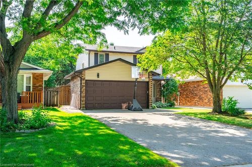 12 Bloomsbury Crt, Ancaster, ON, L9G4L6 | Card Image