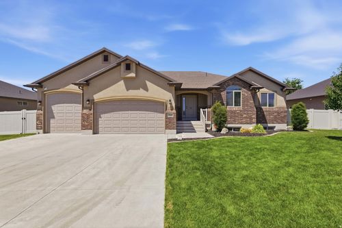 1302 W 2535 N, Clinton, UT, 84015-4100 | Card Image