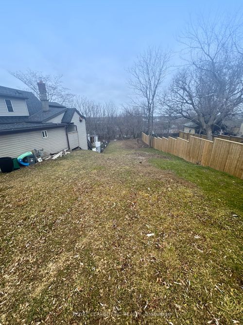 1 Ball Ave, St. Catharines, ON, L2T1B4 | Card Image