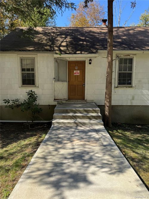 9 Park Rd, Carmel, NY, 10512-6320 | Card Image