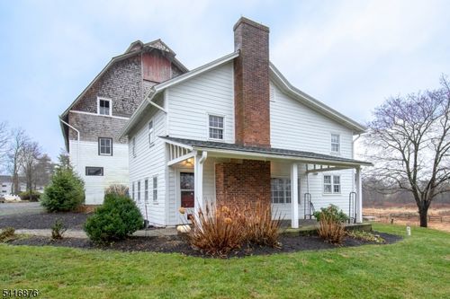 775 Larger Cross Rd, Bedminster, NJ, 07921-2795 | Card Image