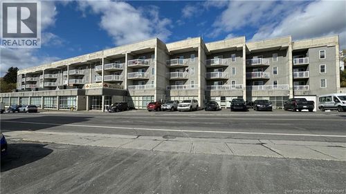 165 Rue St-François, Edmundston, NB, E3V1E8 | Card Image