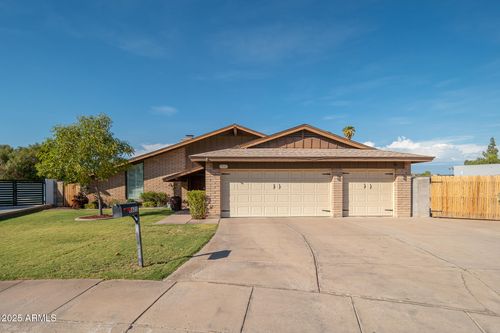 8621 N 48th Ln, Glendale, AZ, 85302-5102 | Card Image
