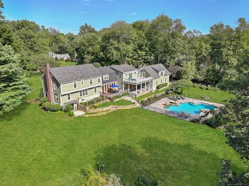 545 Shrub Oak Ln, Fairfield, CT, 06824-7813 | Card Image