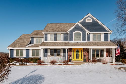 W239S6002 Chinook Ct, Waukesha, WI, 53189-8605 | Card Image