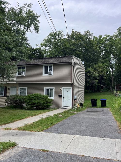11 Howard St, Poughkeepsie, NY, 12601-2105 | Card Image